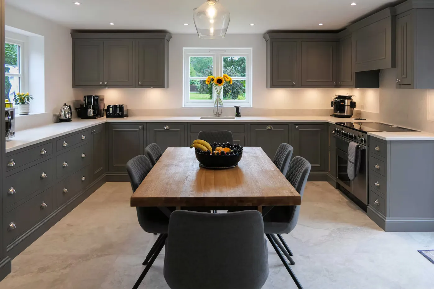 From Workshop to Home: Flawless Installation by Skilled Fitters