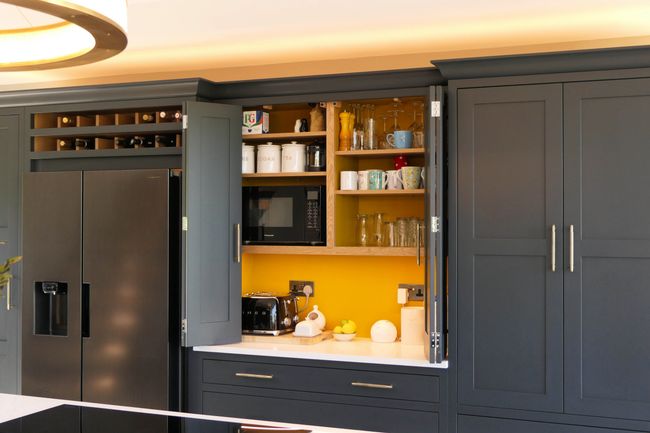 Custom Shaker kitchen breakfast station