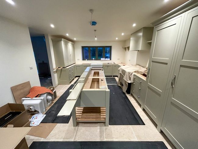 bespoke kitchen fitting and install 