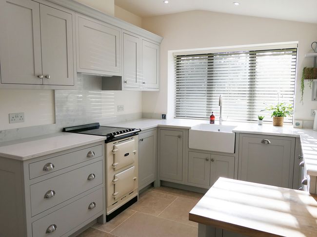 U Shaped Shaker kitchen in Putley